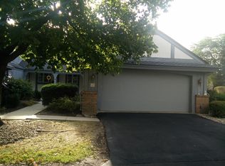 2109 W Raleigh Ct, Mequon, WI 53092