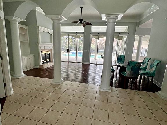 Living room viewed from the front door
It is very spacious that can be used as living room dining room. Abd the dining are Can be used as a second living room