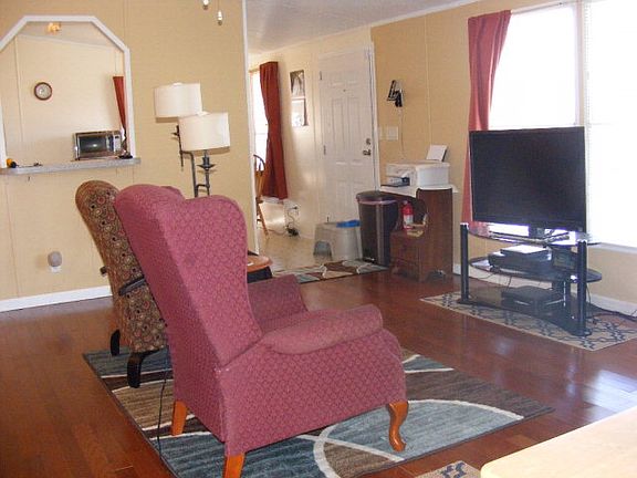 3rd image of 28 Blueberry Ln
