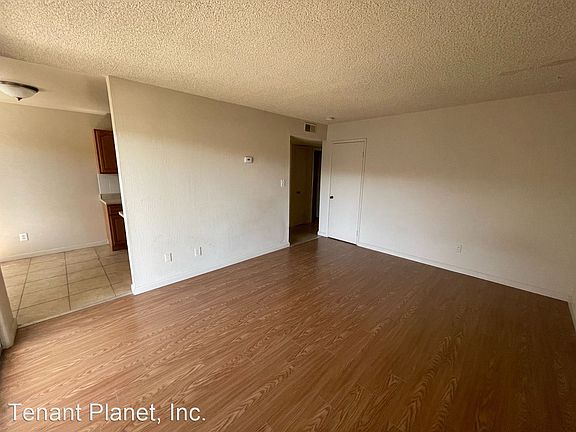 3rd image of 1137 Oakmont Dr Unit 3