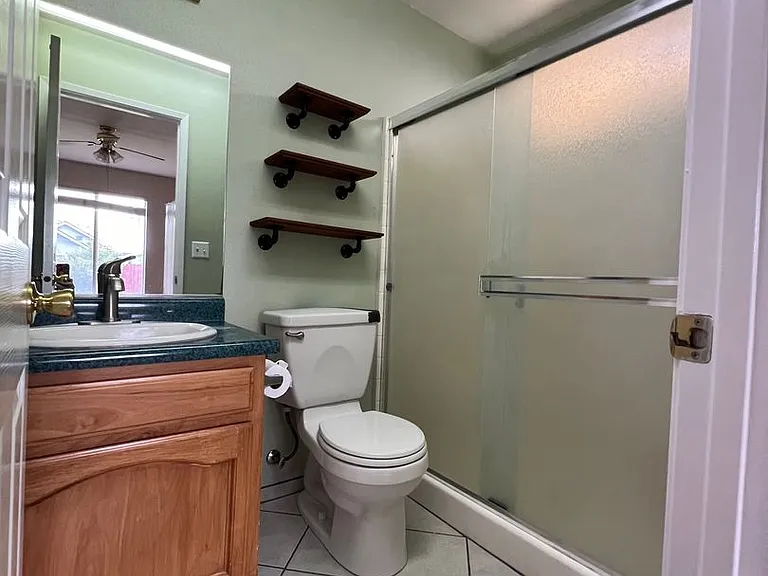 1417 Hall Ave — Photo 15