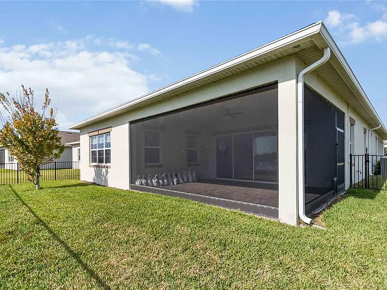 2709 Greenlands St — Photo 32