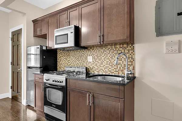 Rented by REAL New York | media 22