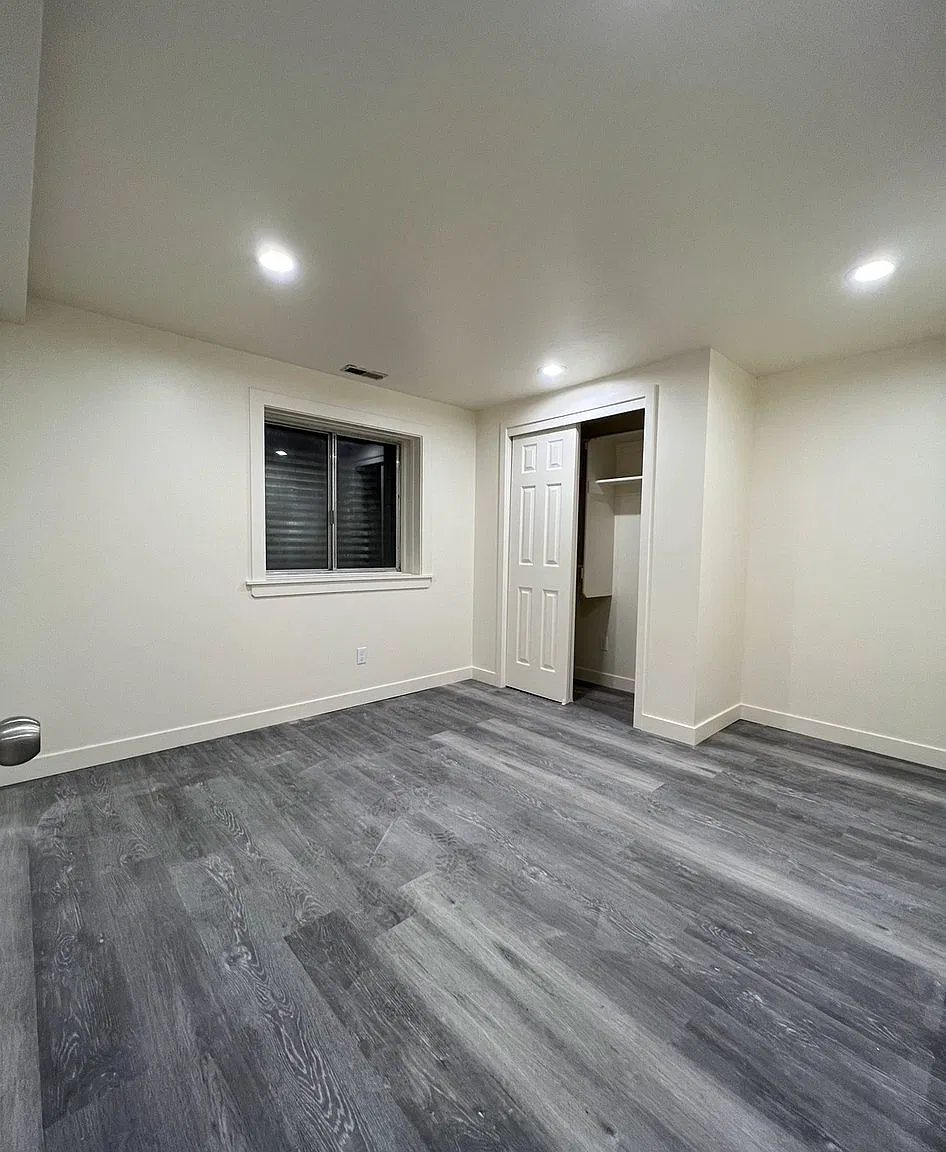 Newly renovated Basement apartment — Photo 3