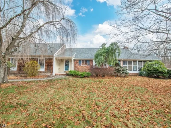 270 Long Meadow Rd, Kinnelon Boro, NJ 07405