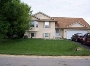 503 Pembroke Rd SW, Poplar Grove, IL 61065
