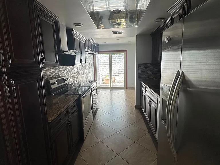4153 W Sarah St — Photo 14