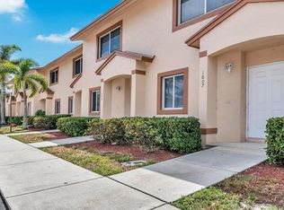 1807 Lakeview Dr W, Royal Palm Beach, FL 33411