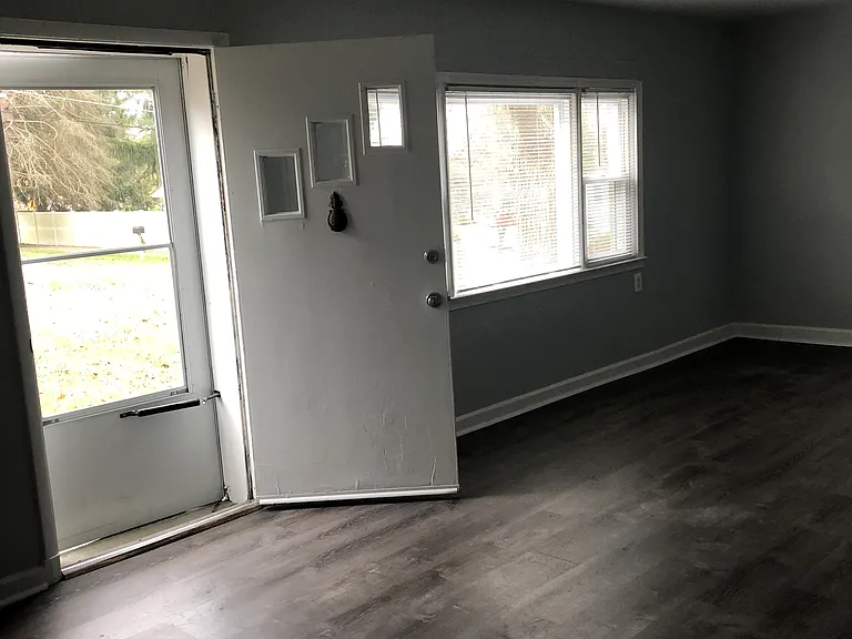 1640 Exeter Rd — Photo 16