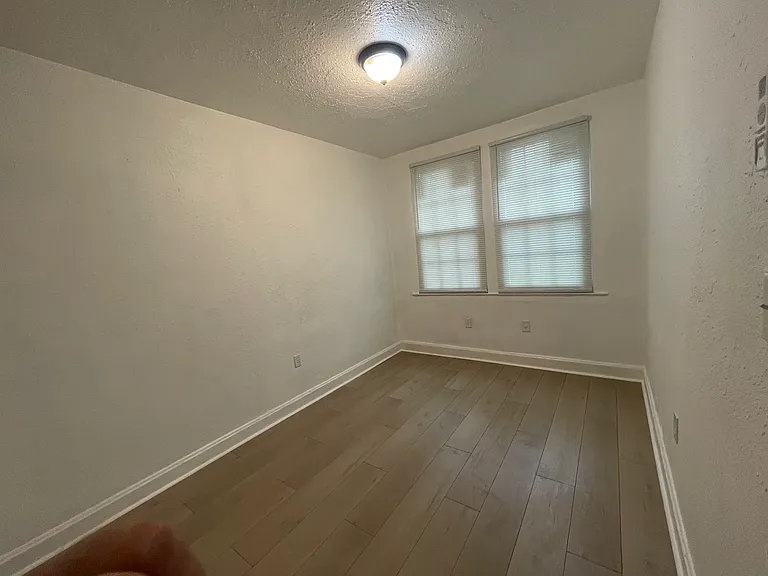 1917 Erline Dr — Photo 11