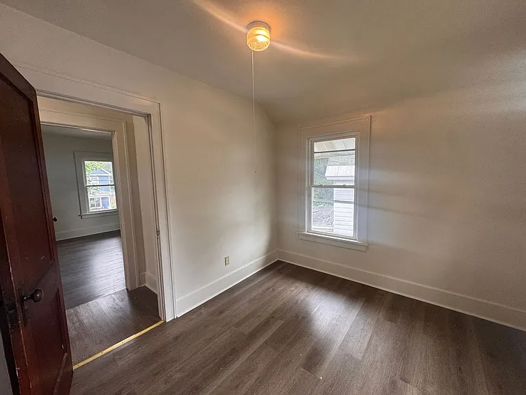 628 W Thomas St — Photo 16