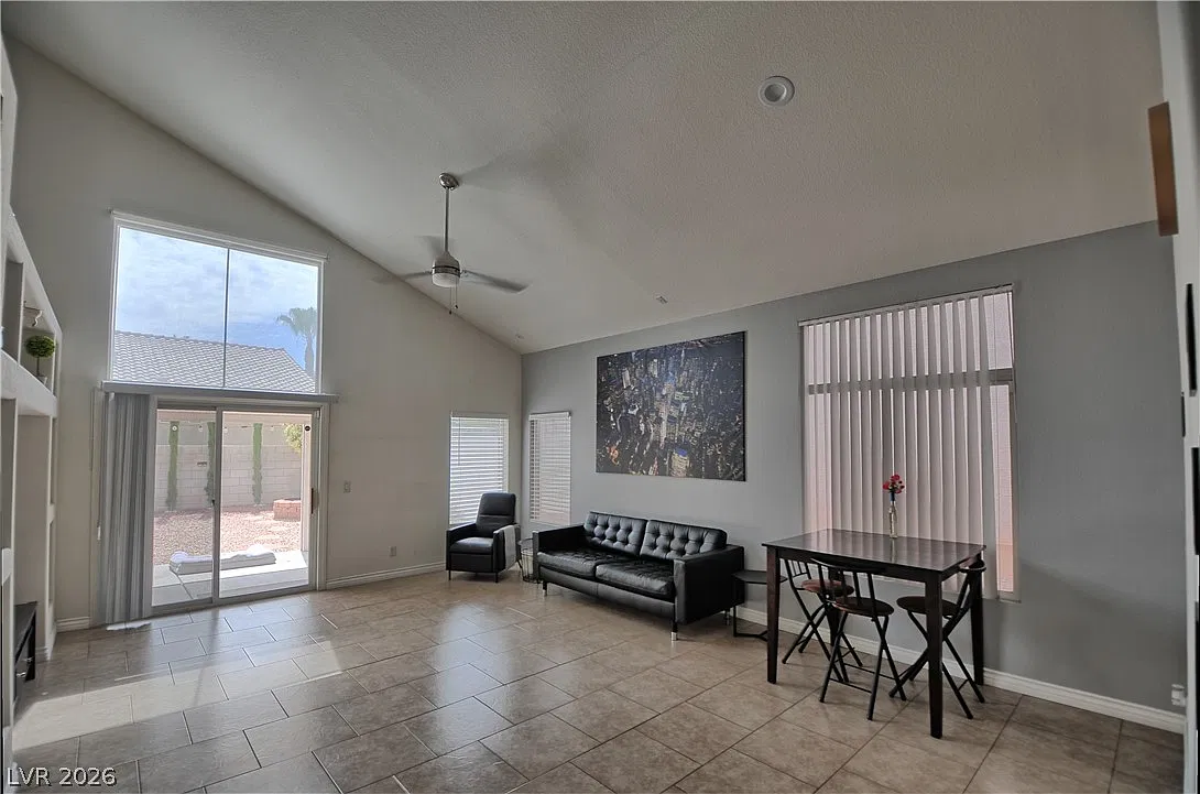 3 bed, 2.5 bath, 1866 sqft, $2,250 — Photo 4