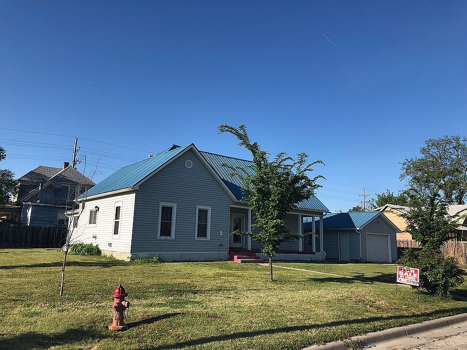 1st image of 704 S 1st St