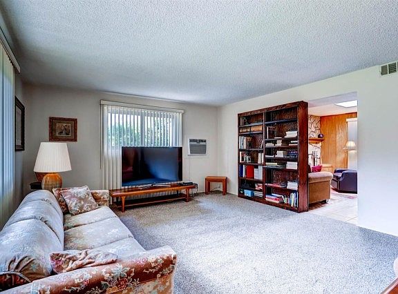 3rd image of 1115 Pebble Springs Ln