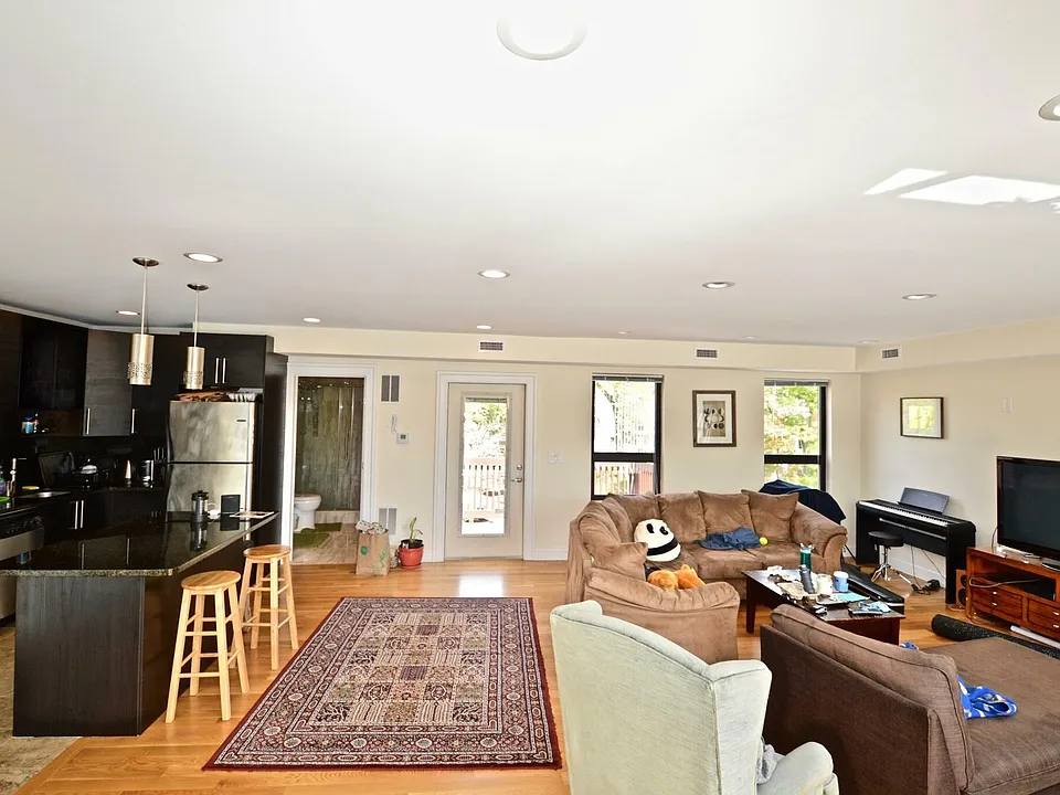1616 Beacon St #5