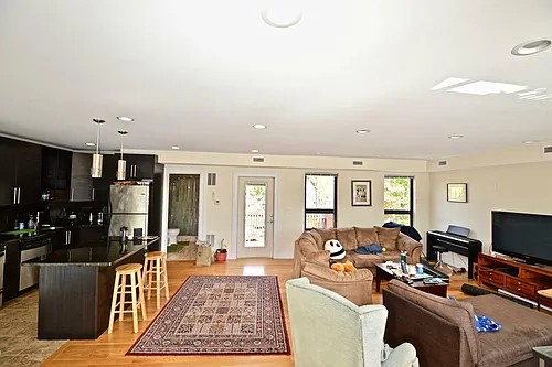 1616 Beacon St #5 Photo 1