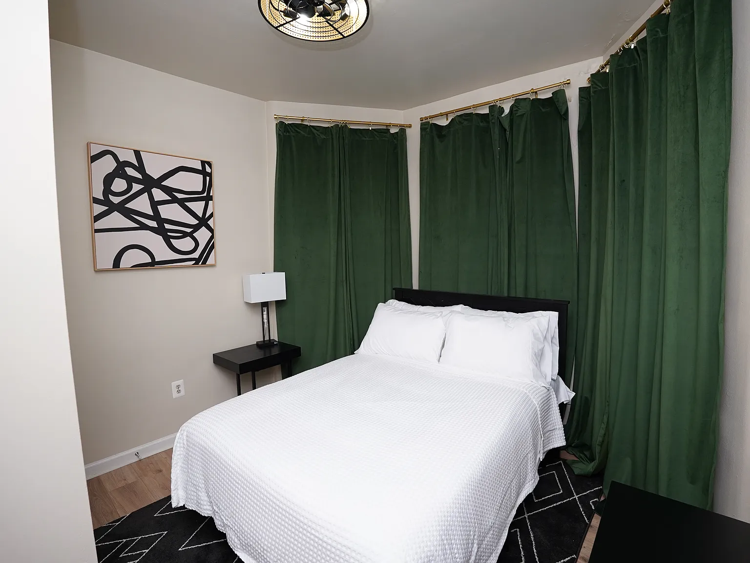 2 bed, $4,400 — Photo 3