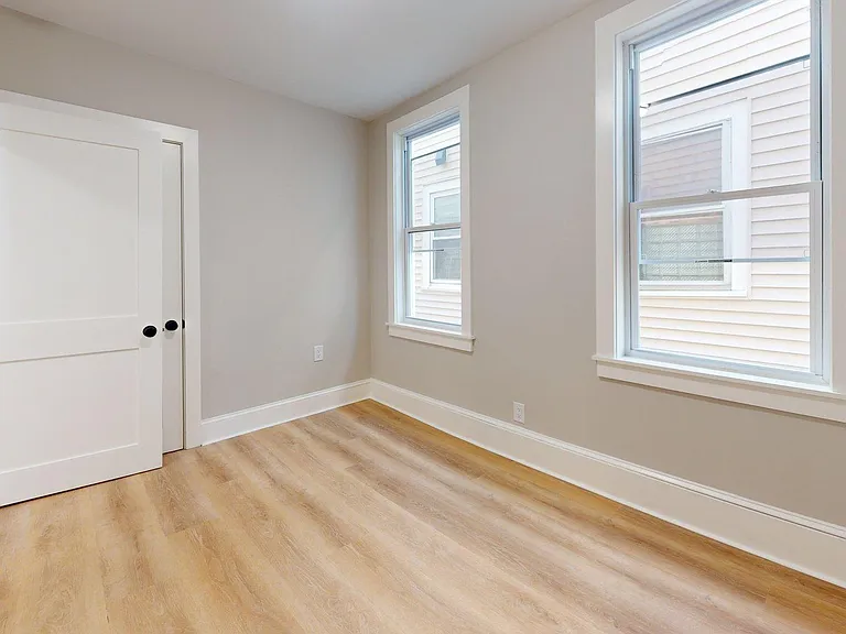 205 Chelsea St #2 — Photo 14