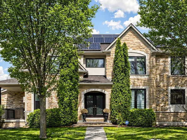 2353 Woodcrest Dr, Oakville, ON L6M 4S2