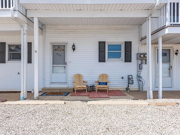 2nd image of 433 Cove Park Blvd