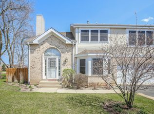 297 Cumberland Ct, Gurnee, IL 60031