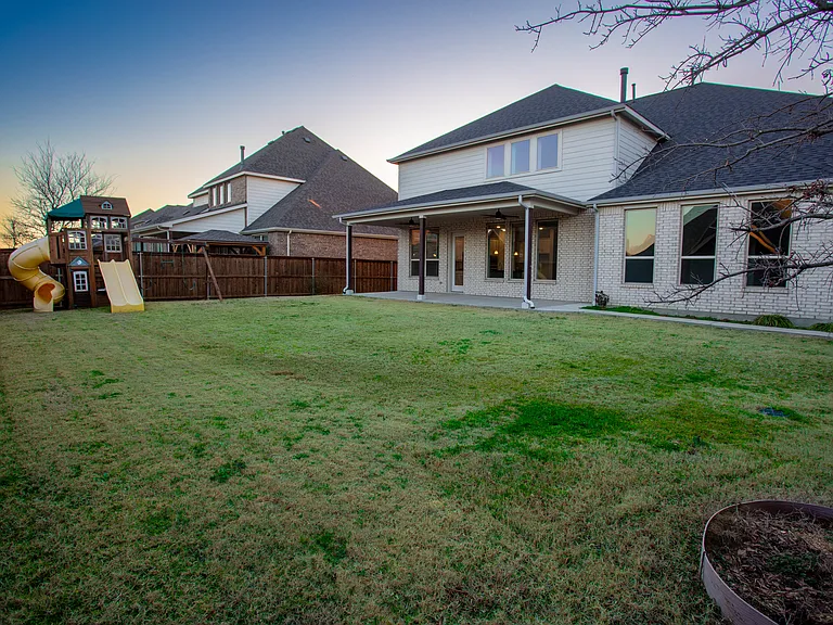 7600 Clear Rapids Dr — Photo 25