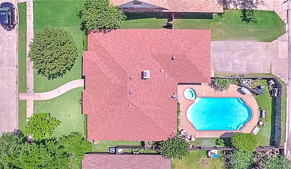 3rd image of 312 Kimberly Dr