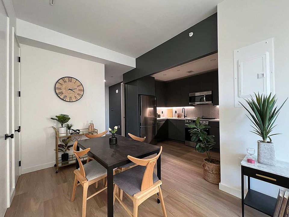 1st image of 945 Carroll St #5