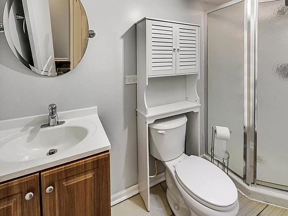 3rd image of 2947 N Avers Ave #B