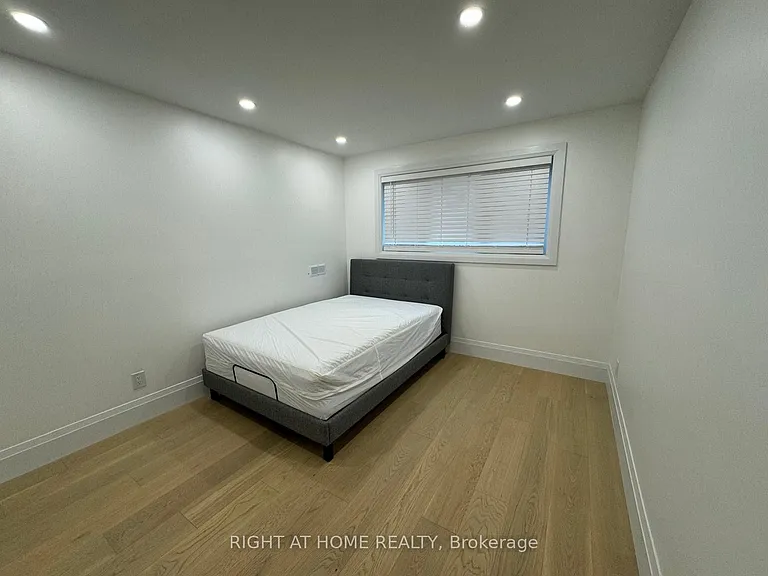 52 Sedgebrook Cres — Photo 14