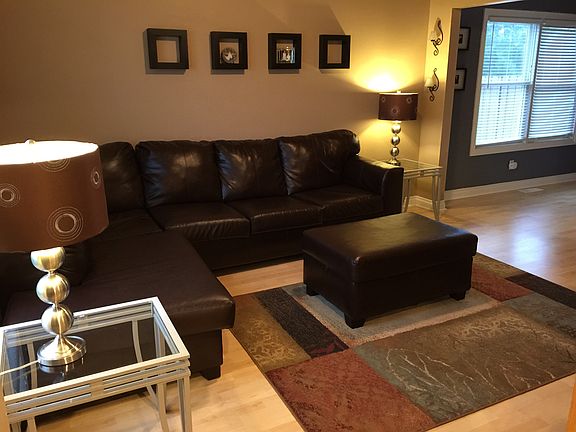 2nd image of 2077 Halsted Dr