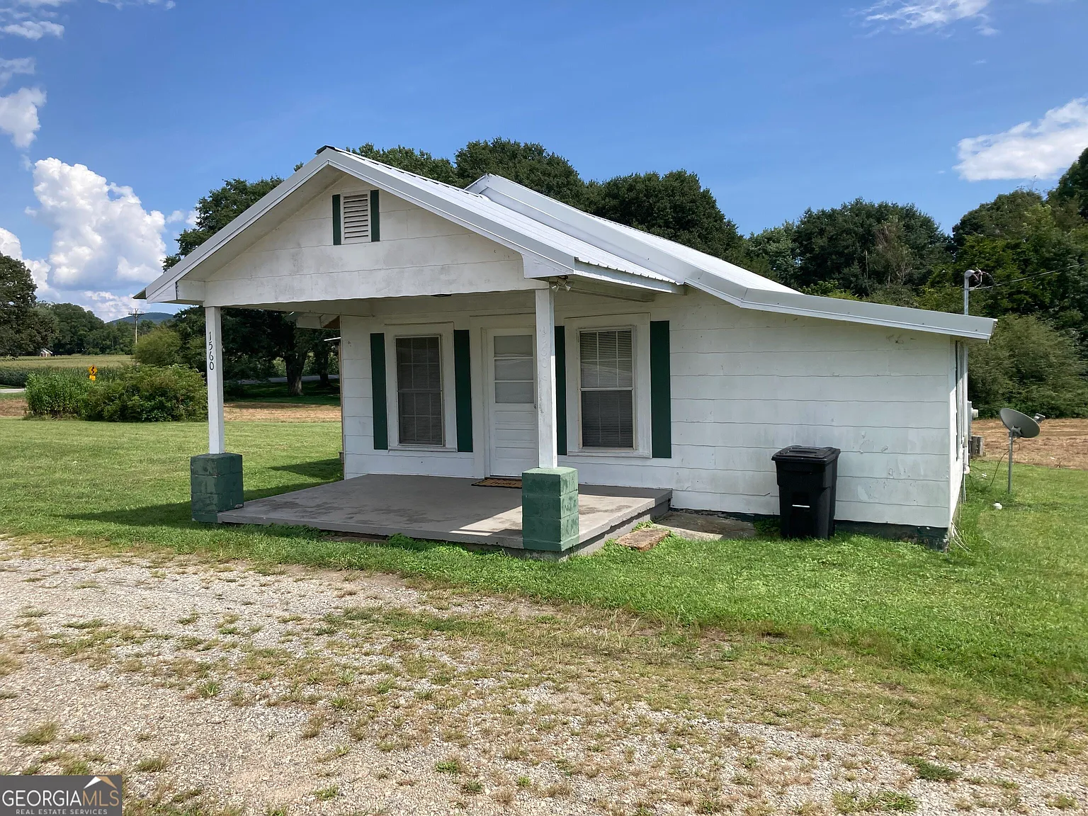2 bed, 1.0 bath, 1156 sqft, $1,250 — Photo 3