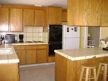 3rd image of 935 Vista Ct