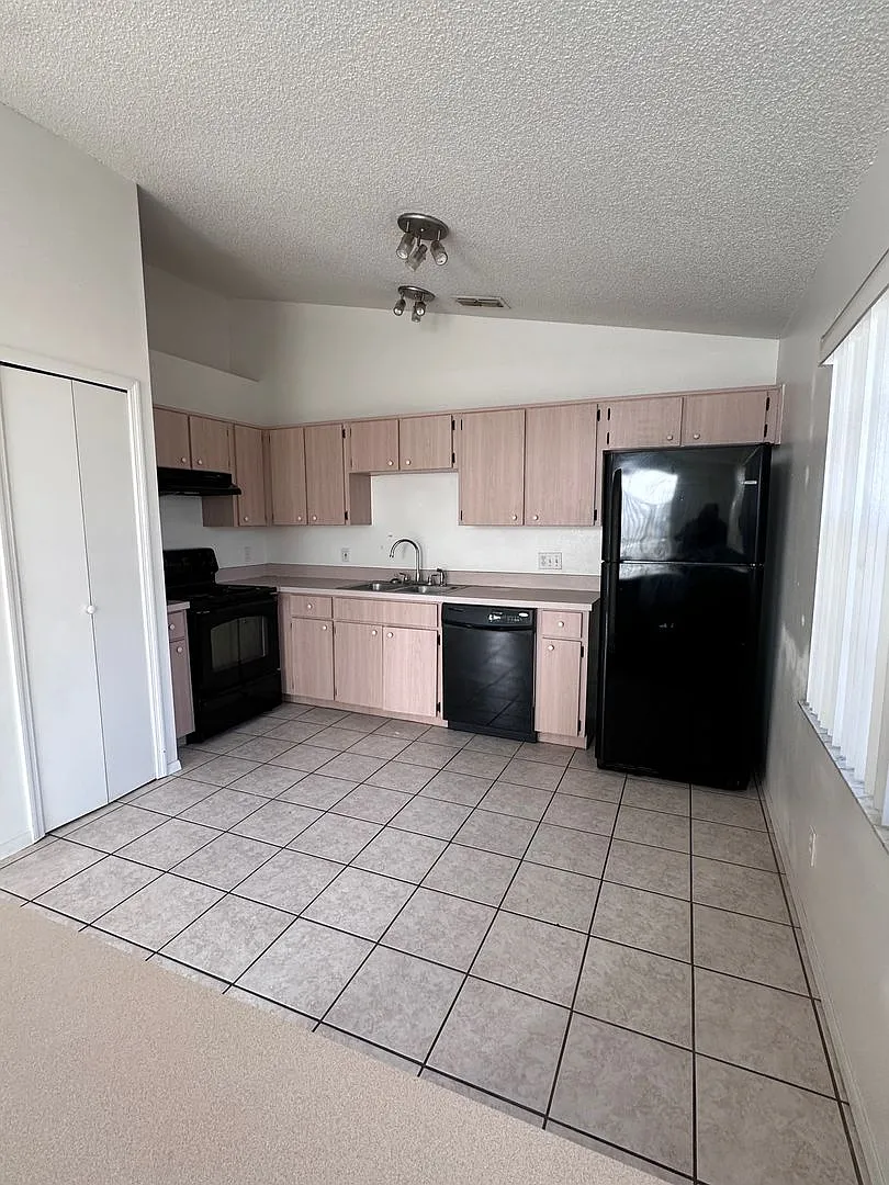 Move In Special: Receive $500 Off Your Second Month's Rent! — Photo 2
