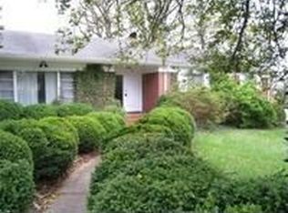 909 Grove Ave SW, Lenoir, NC 28645