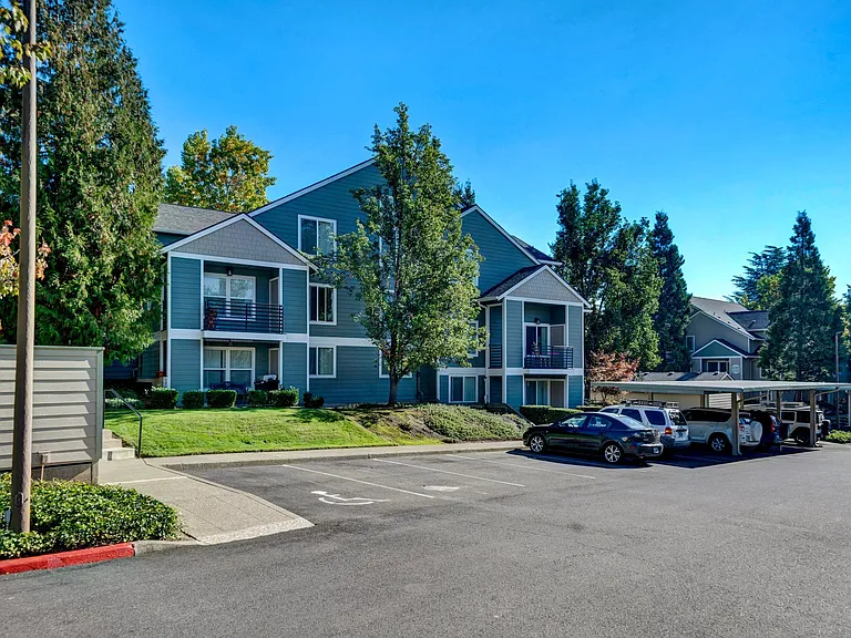 Masters Apartments Aloha Parking Garage