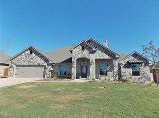 4621 River Valley Dr, Bryan, TX 77808