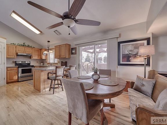 2nd image of 812 Pescadero Pl