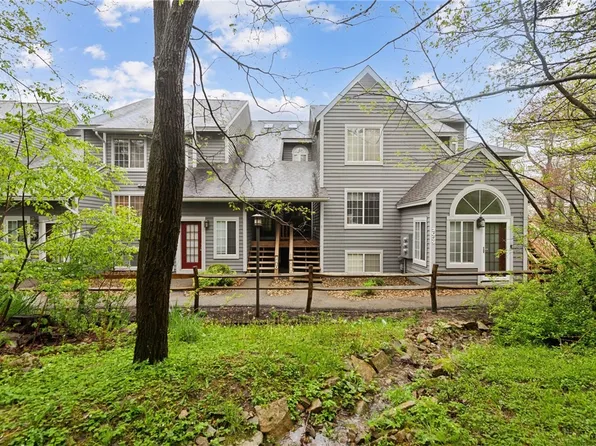 2110 S Ridge Ter, Hidden Valley, PA 15502