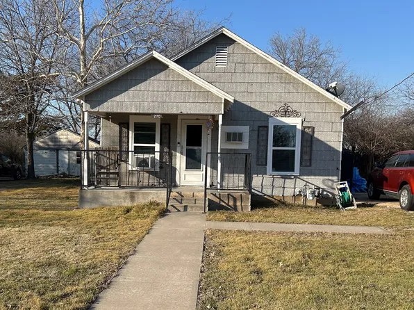 220 W 6th St, Muenster, TX 76252