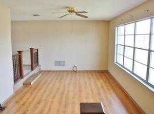 1006 W Embassy Dr, Deltona, FL 32725