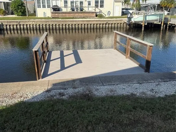 203 Mount Isle Ave NE #200, Saint Petersburg, FL 33702