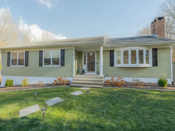 752 Litchfield Turnpike, Bethany, CT 06524