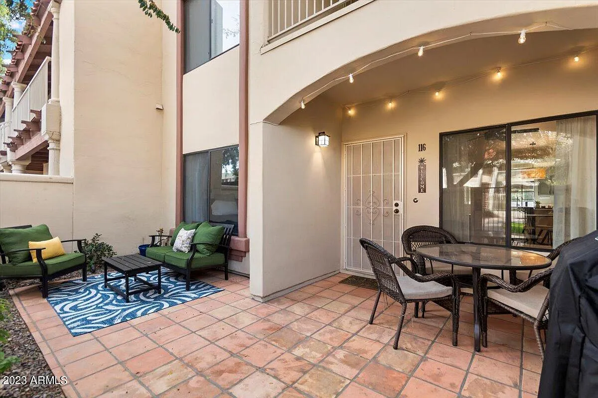 2 bed, 2.0 bath, 1014 sqft, $2,295 — Photo 2
