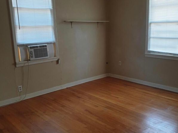 baton-rouge-louisiana-436278417 picture