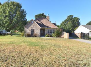 929 Mayfield Rd, Sand Springs, OK 74063