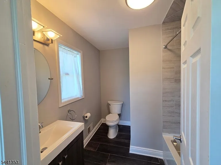 4 Michael Ct — Photo 11