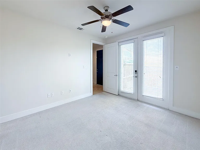 1803 Crestdale Dr — Photo 7