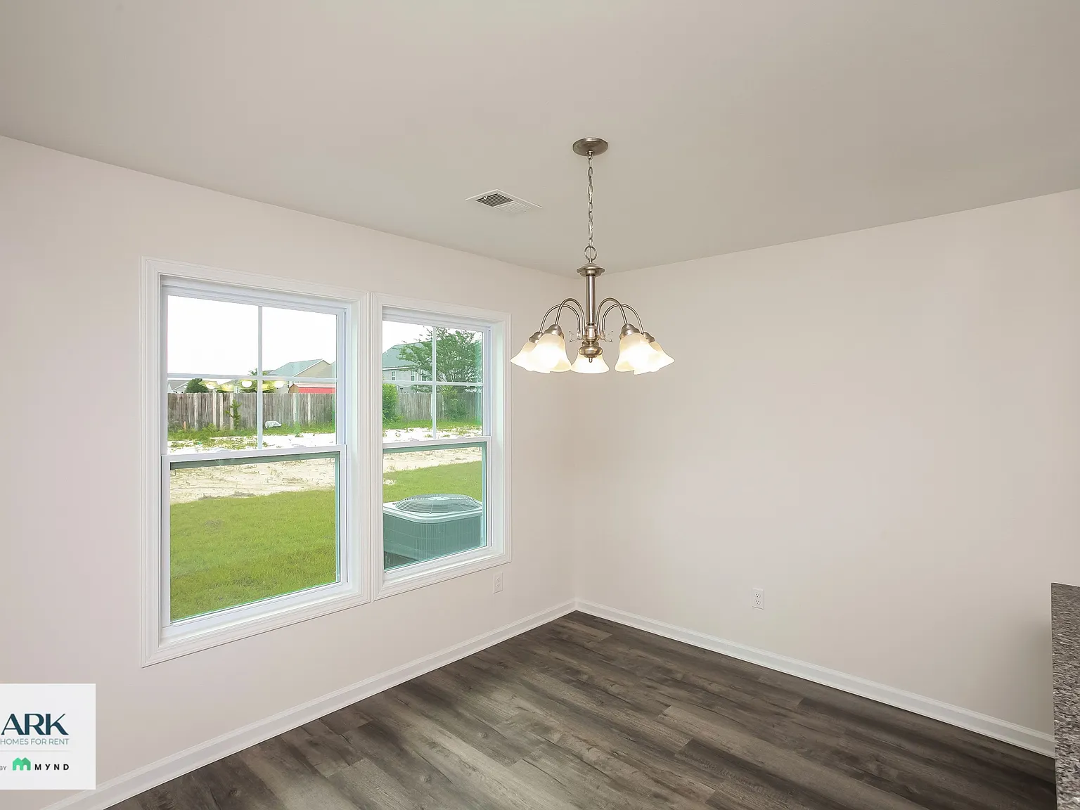 4 bed, 2.0 bath, 1900 sqft, $1,999 — Photo 4