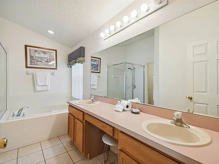 640 Chadbury Way — Photo 16
